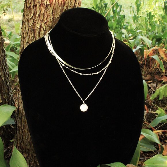 NWT Silver Tone Multi-Chain Necklace with Silver Circle Pendent - Picture 2 of 11